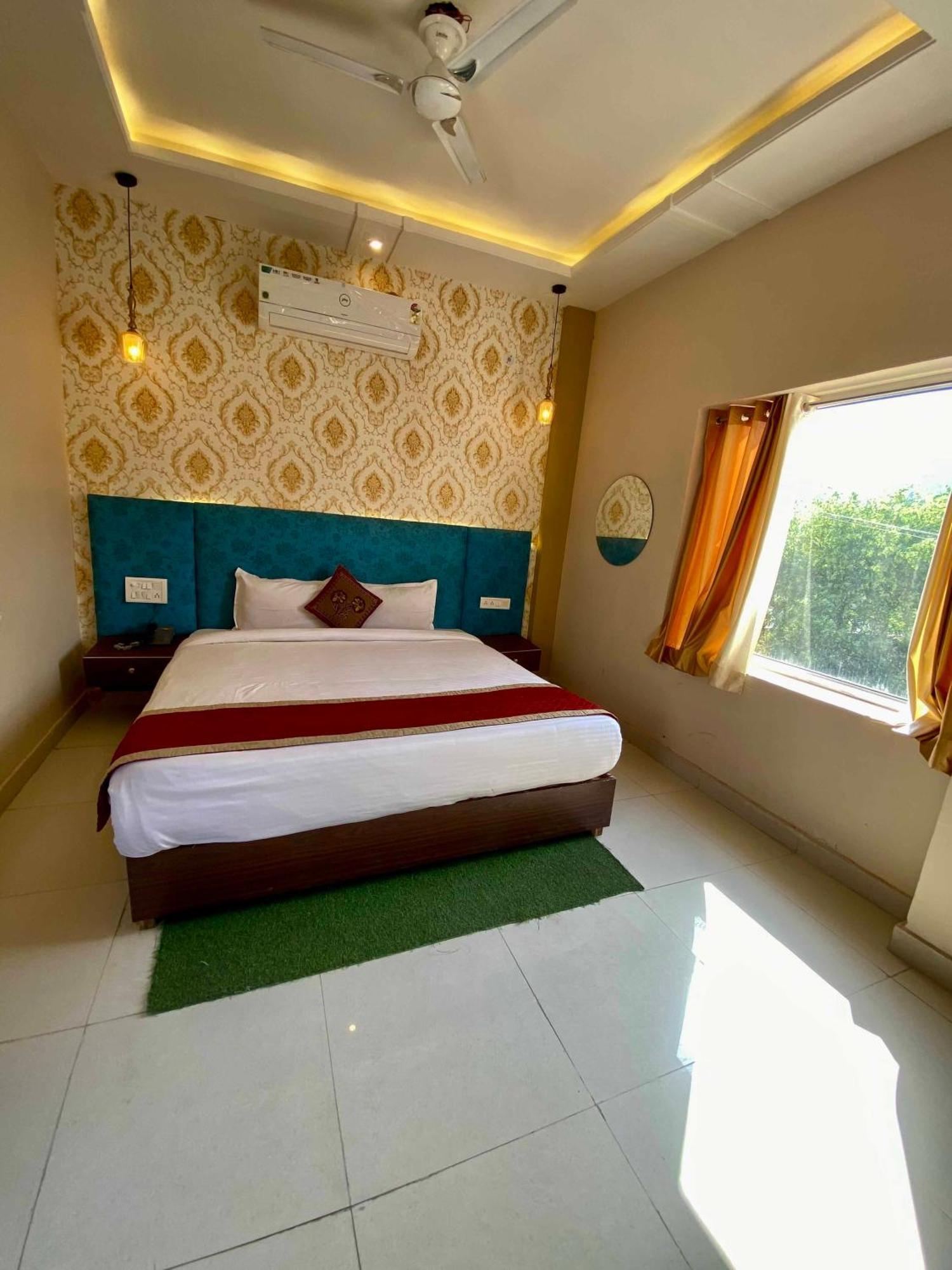 The Indraj Palace Hotel Jaipur Eksteriør billede